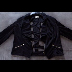 2x black blazer